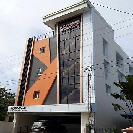 Cebu Courtyard Hotel Мактан Екстериор снимка