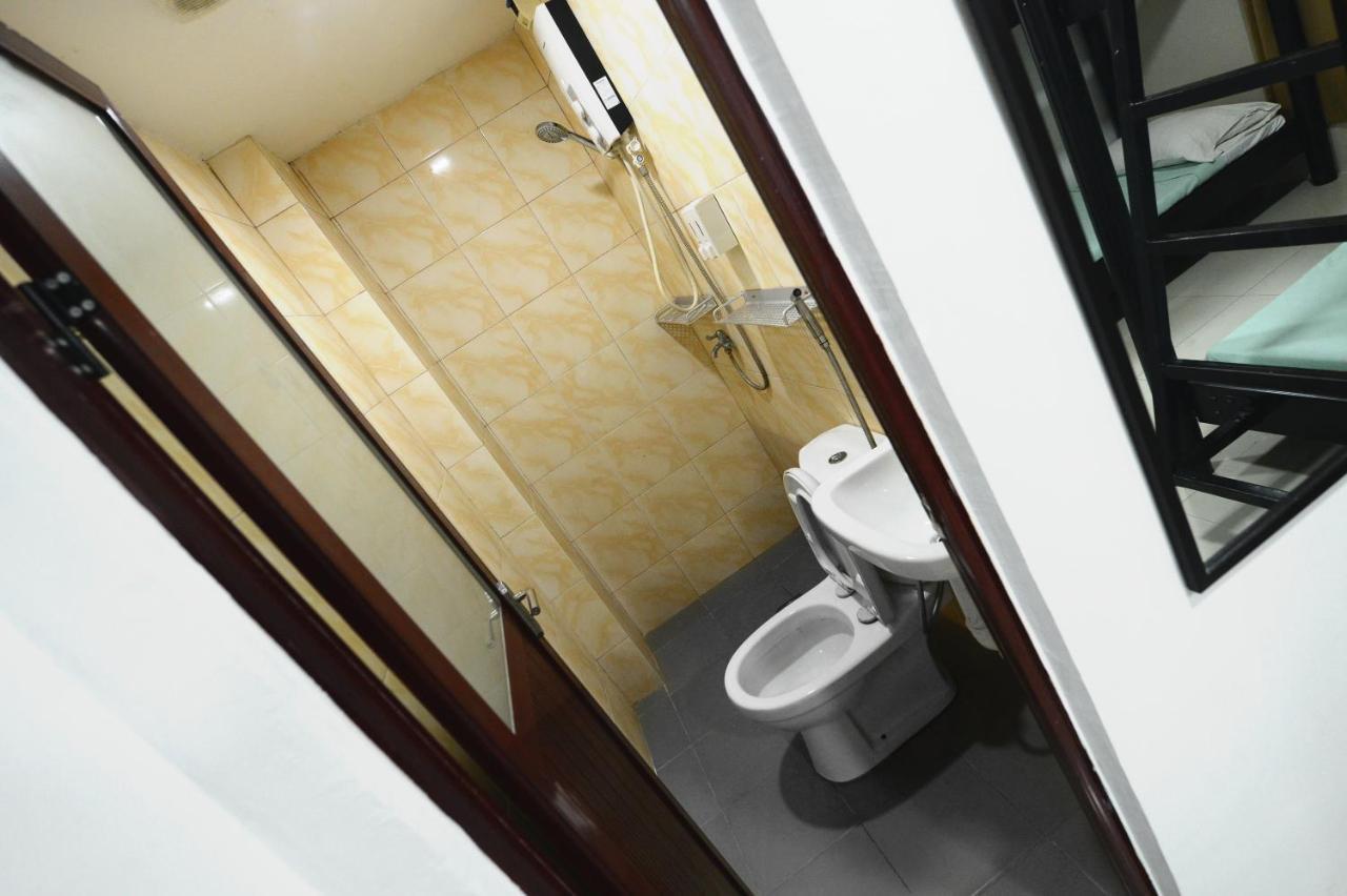 Cebu Courtyard Hotel Мактан Екстериор снимка