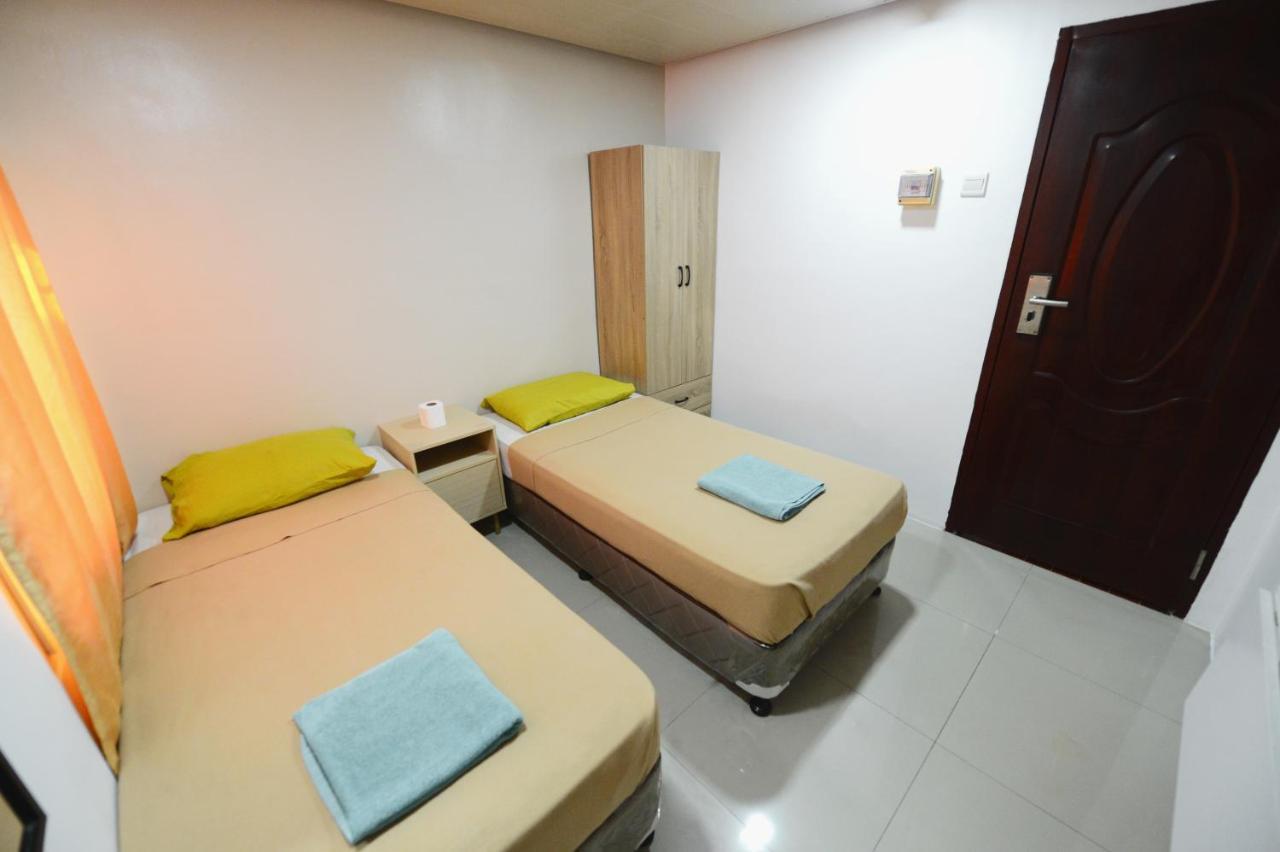 Cebu Courtyard Hotel Мактан Екстериор снимка