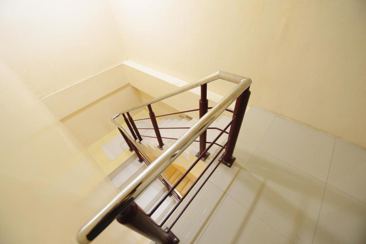 Cebu Courtyard Hotel Мактан Екстериор снимка
