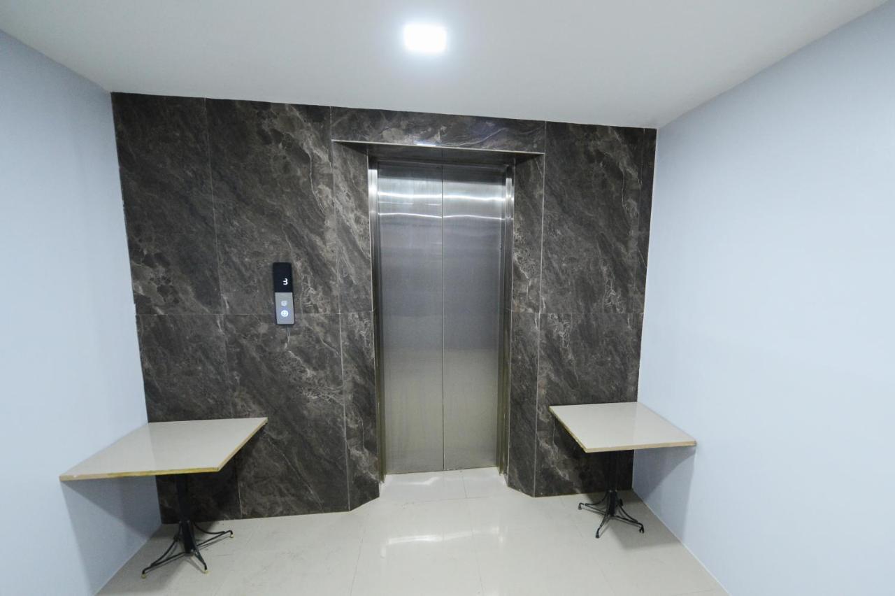 Cebu Courtyard Hotel Мактан Екстериор снимка