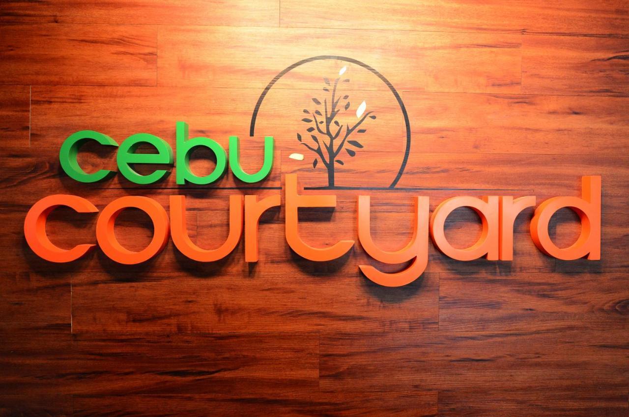 Cebu Courtyard Hotel Мактан Екстериор снимка