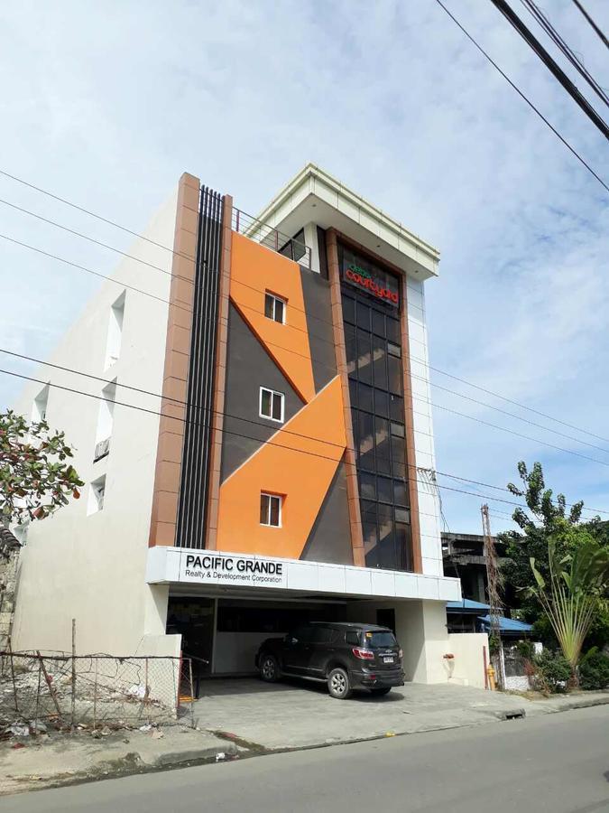 Cebu Courtyard Hotel Мактан Екстериор снимка