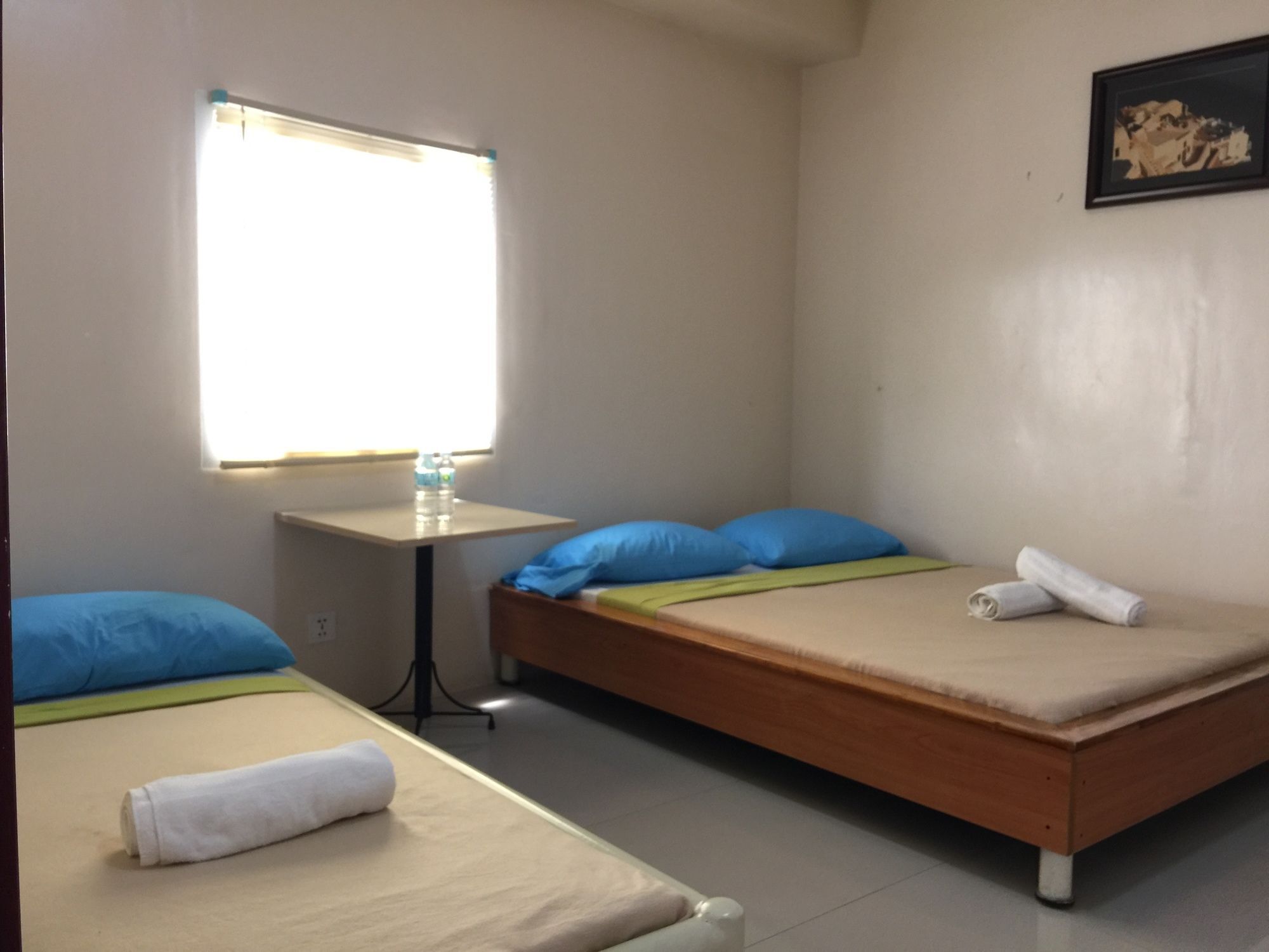 Cebu Courtyard Hotel Мактан Екстериор снимка