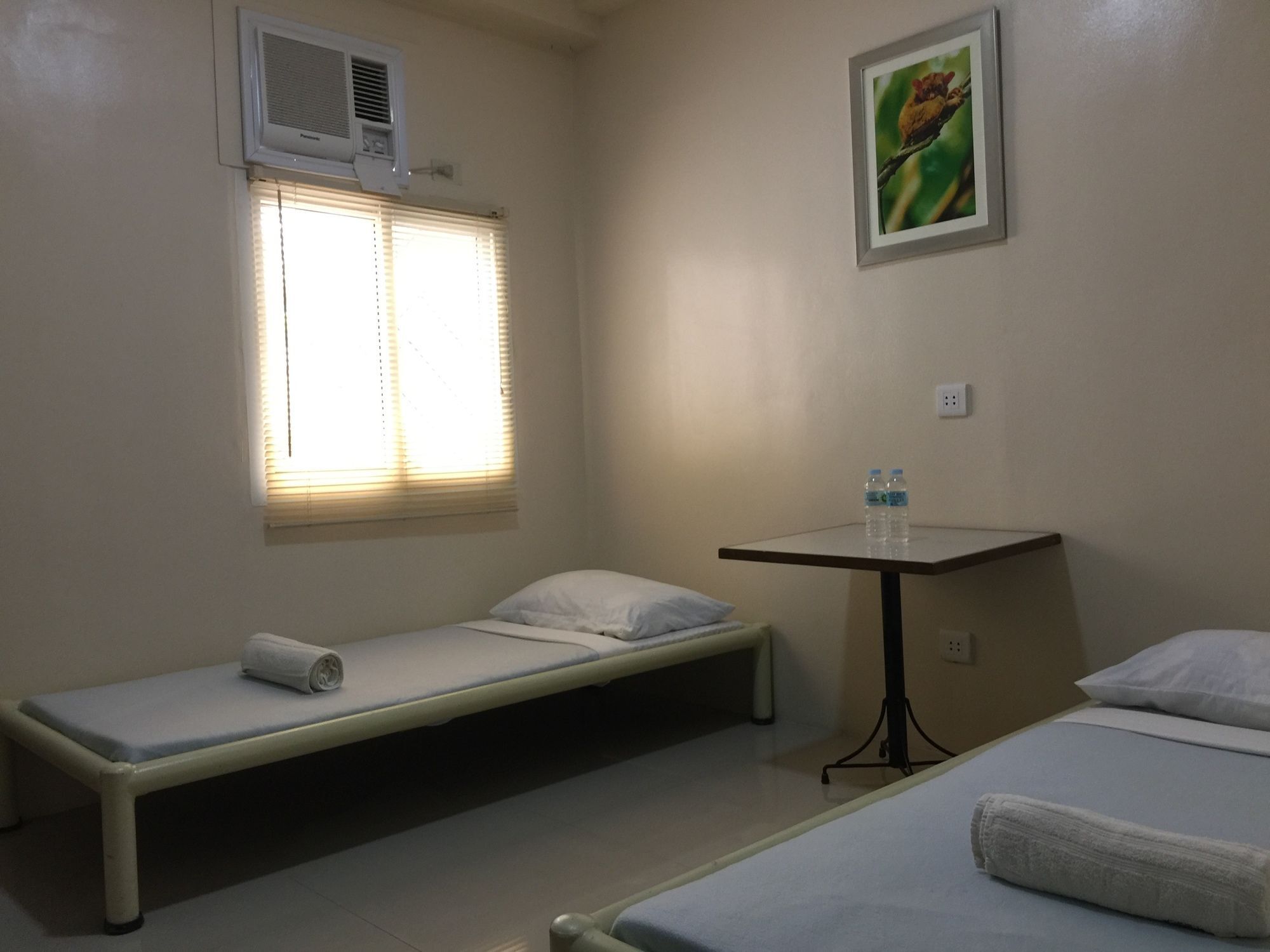 Cebu Courtyard Hotel Мактан Екстериор снимка