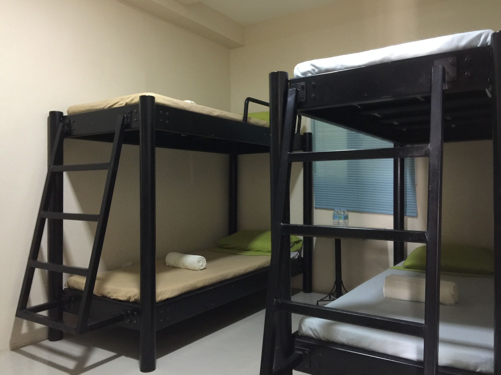 Cebu Courtyard Hotel Мактан Екстериор снимка